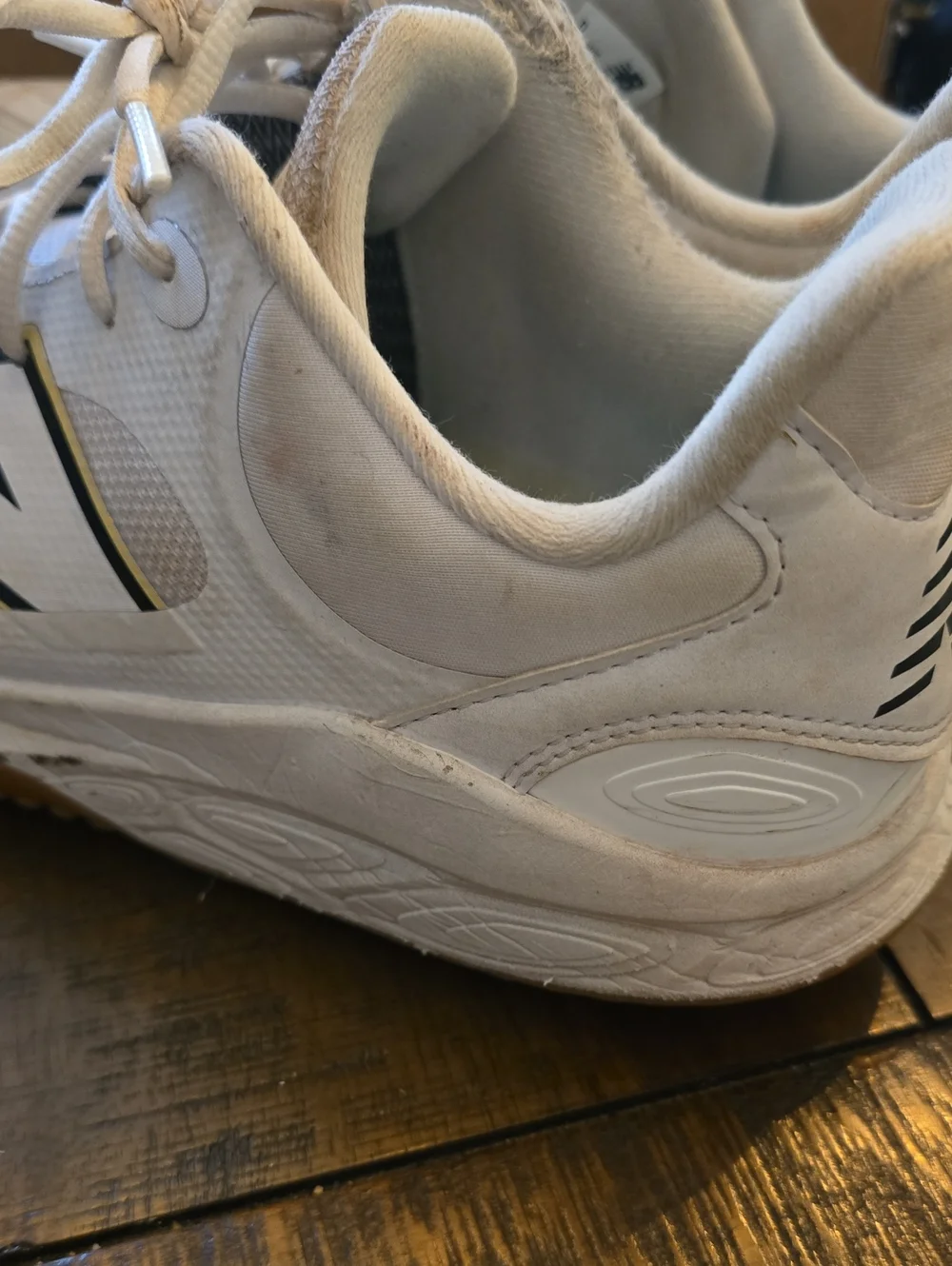 New Balance Men’s White Baseball Turf Shoes